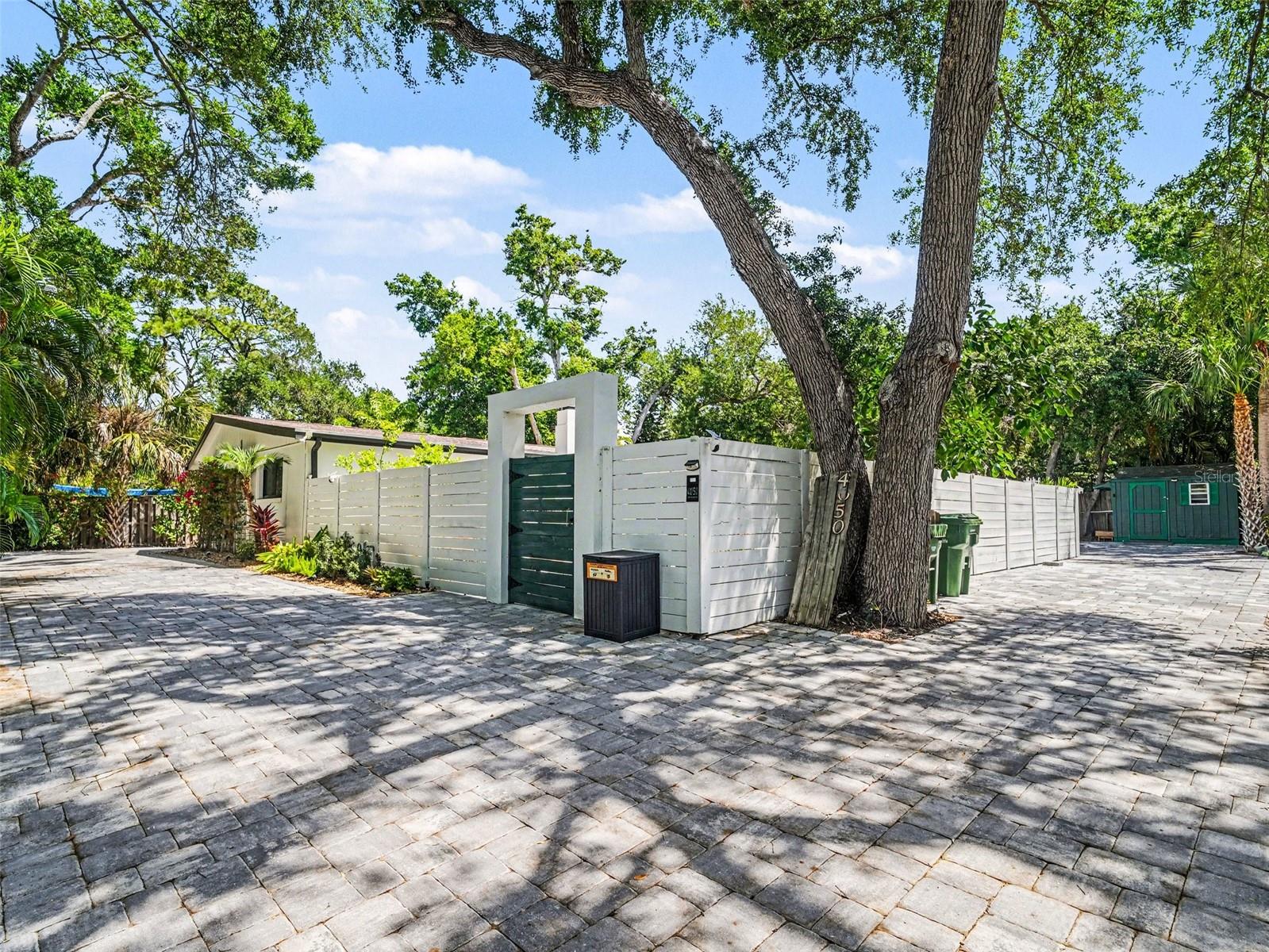 4050 Turks Cap Pl, Sarasota, FL 34234