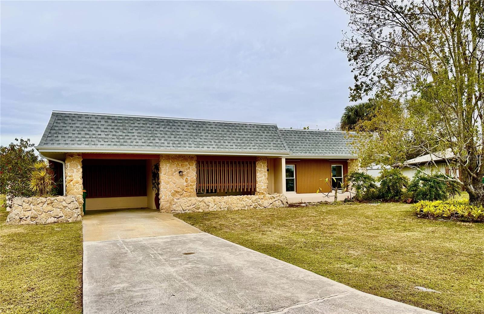 1385 Harmony Dr, Port Charlotte, FL 33952
