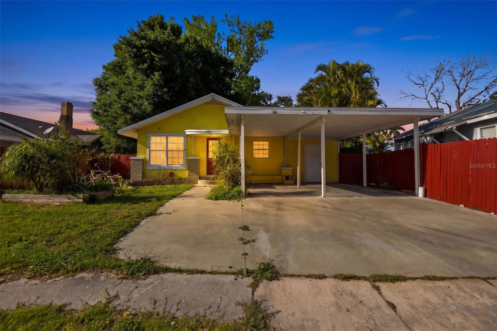 1110 27th Ave W, Bradenton, FL 34205