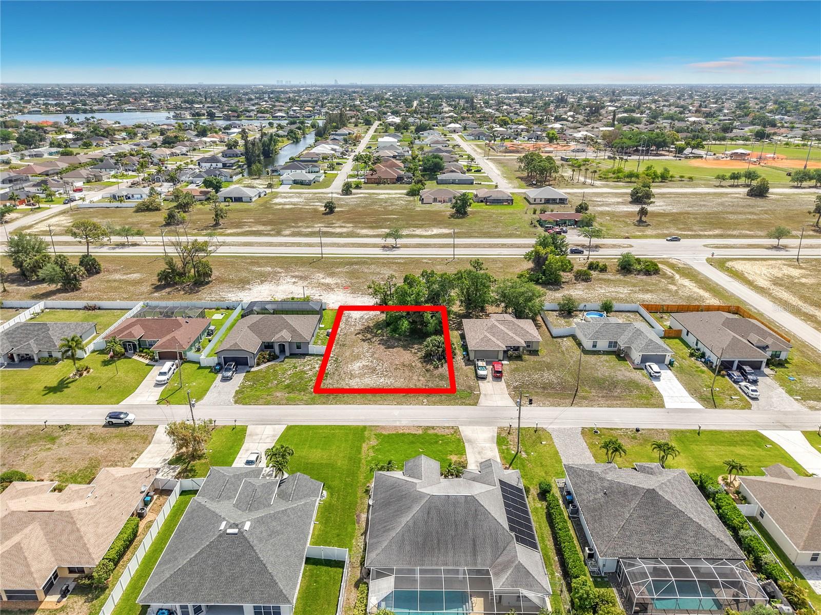 1305 Sw 8th Pl, Cape Coral, FL 33991