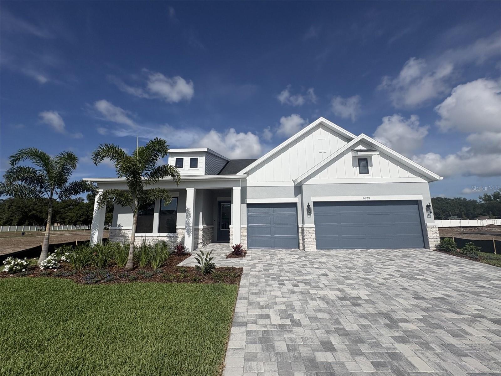6823 Heron Meadow Dr, Sarasota, FL 34241