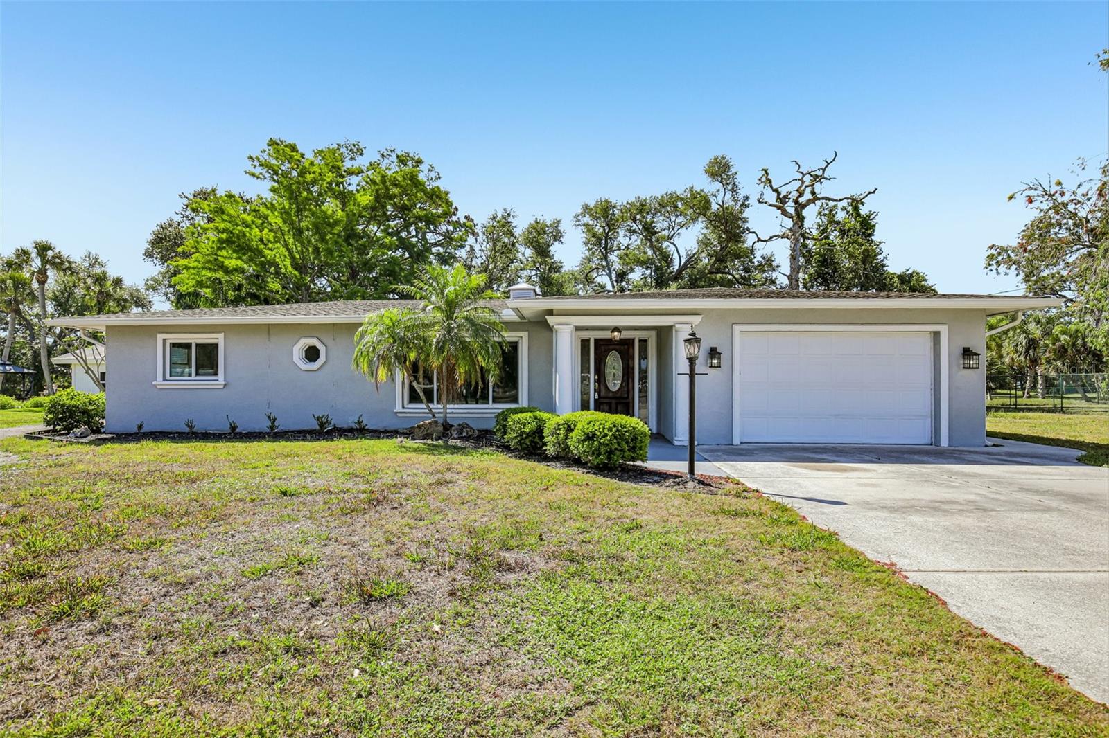 209 Palm Ave, Nokomis, FL 34275