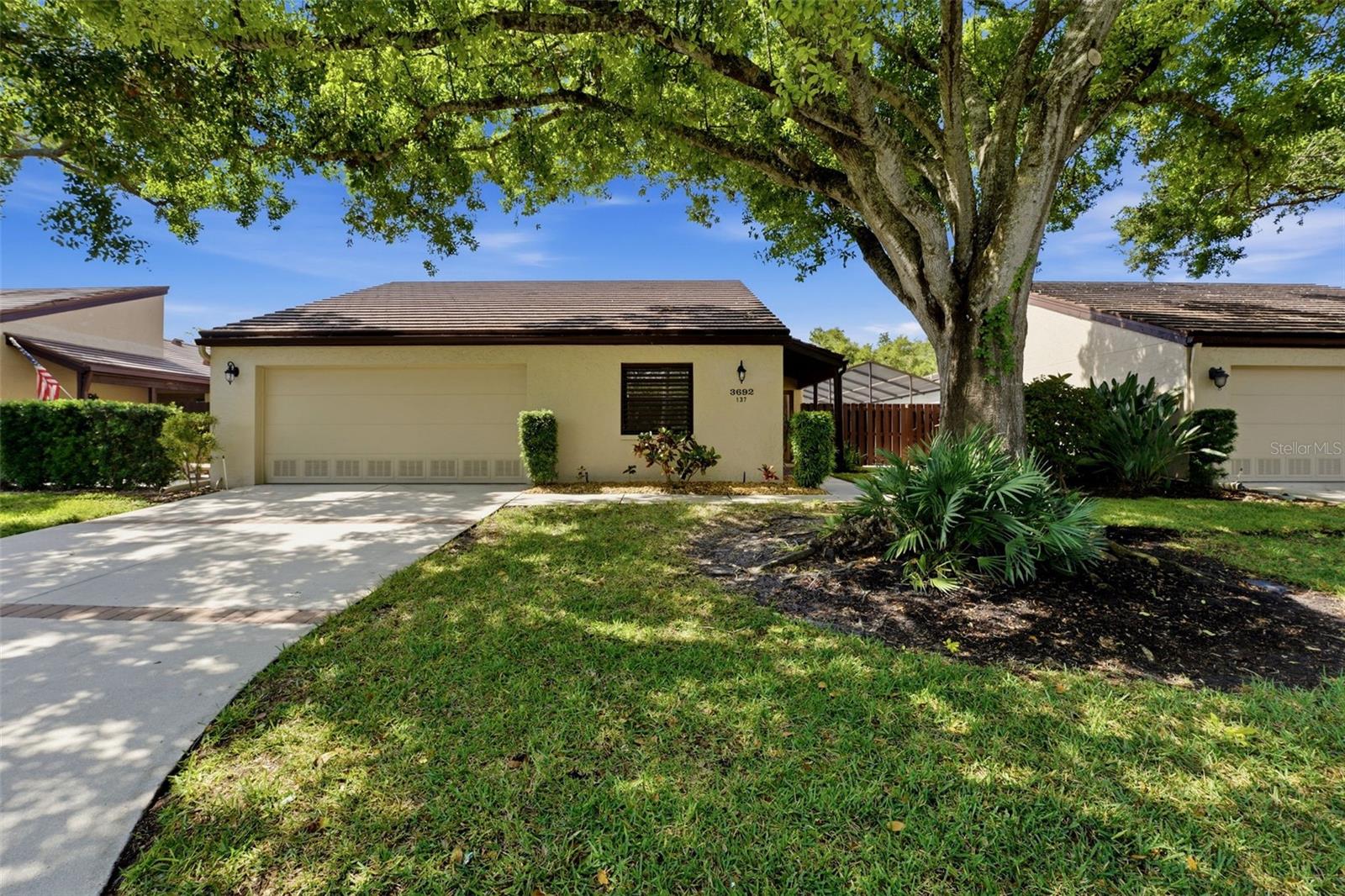 3692 Glen Oaks Manor Dr, Sarasota, FL 34232