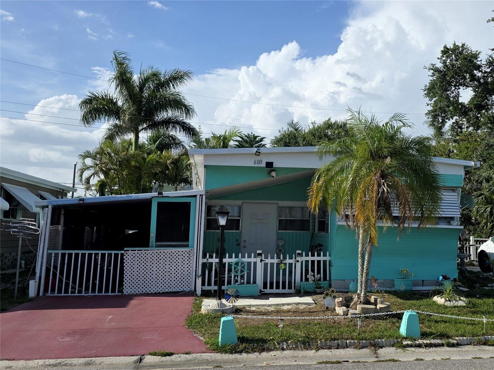 609 50th Ave W, Bradenton, FL 34207