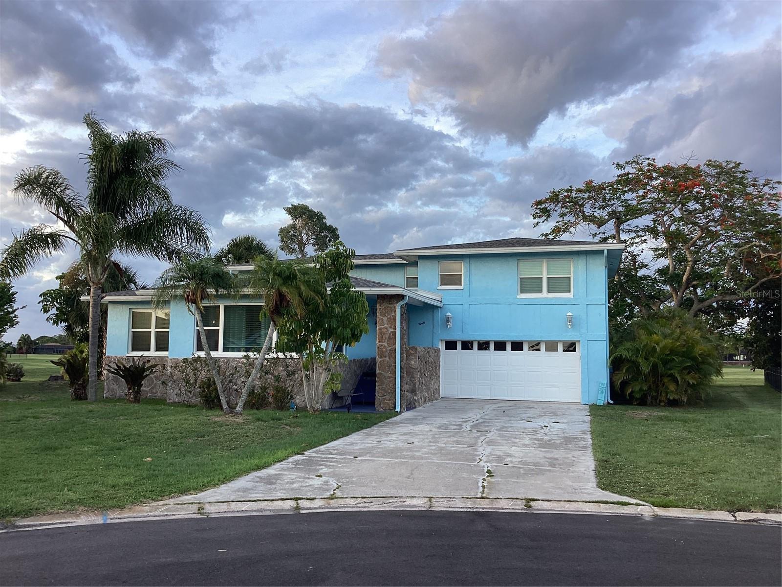 90 Oakland Hills Ct, Rotonda West, FL 33947