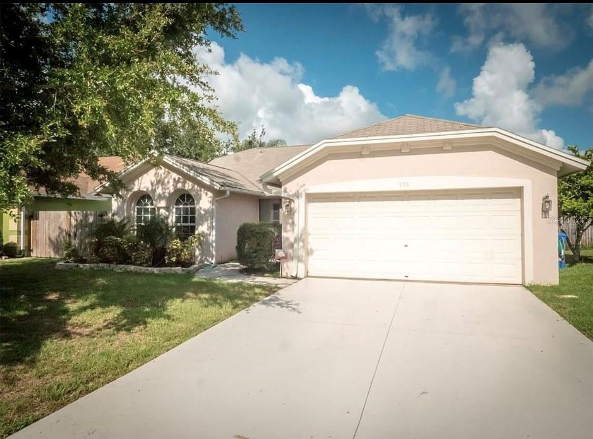 908 45th St E, Bradenton, FL 34208
