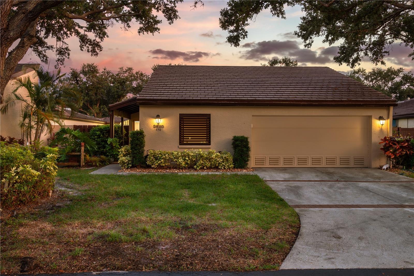 3825 Glen Oaks Manor Dr, Sarasota, FL 34232