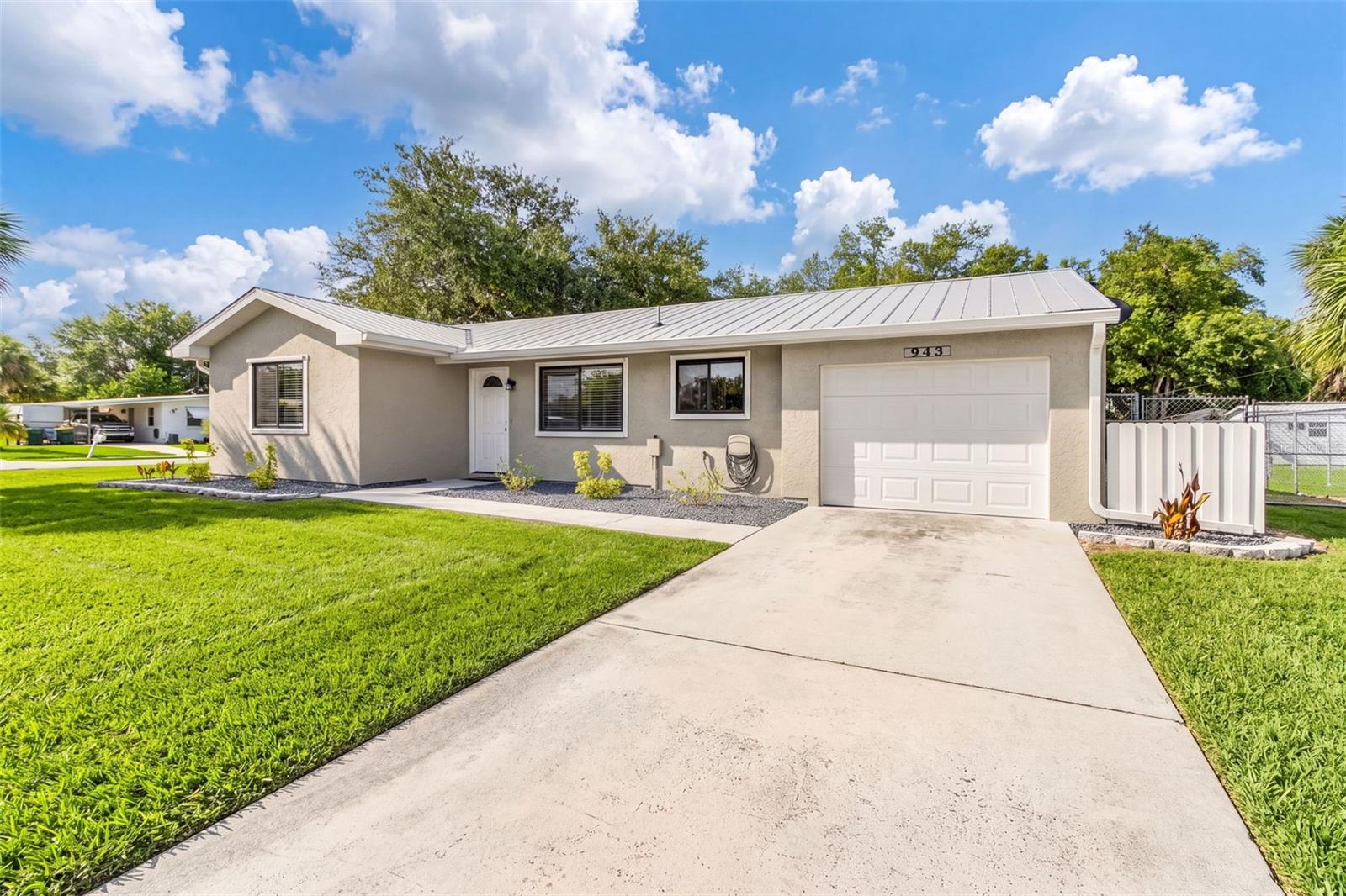 943 W Tarpon Blvd Nw, Port Charlotte, FL 33952