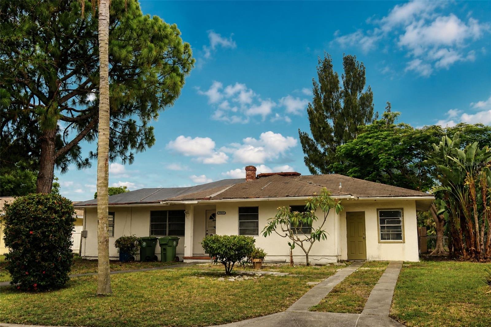 1302 28th St W, Bradenton, FL 34205