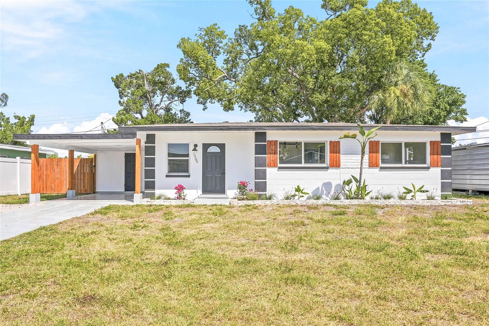 1306 Dartmouth Dr, Bradenton, FL 34207