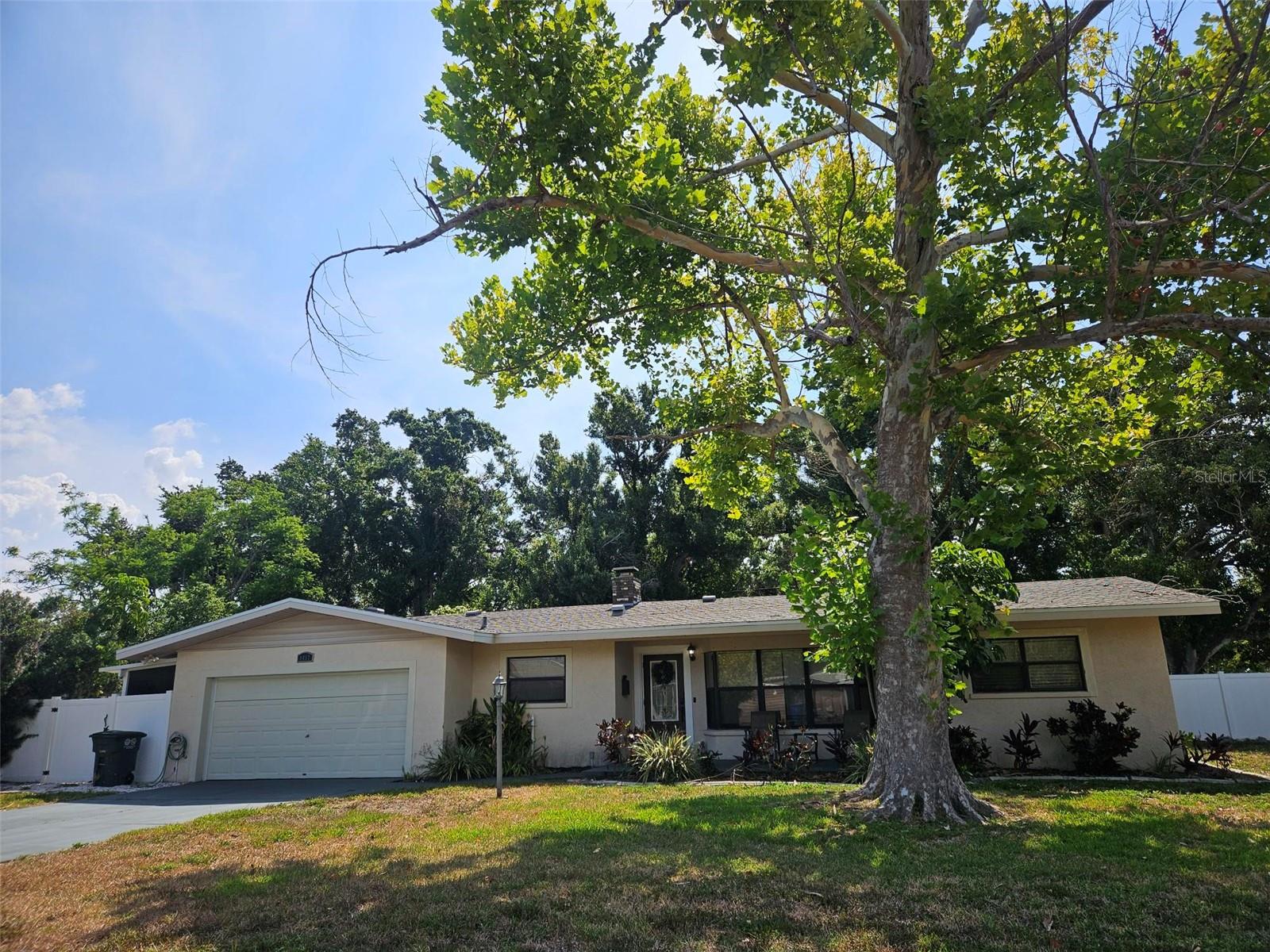 1417 27th St W, Bradenton, FL 34205