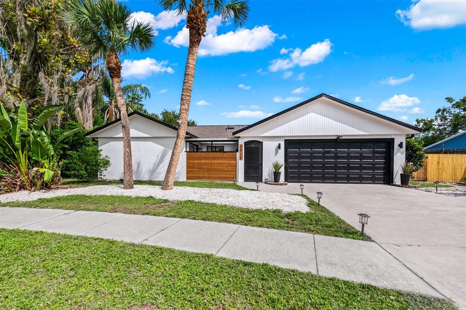 2911 Woodpine Ct, Sarasota, FL 34231