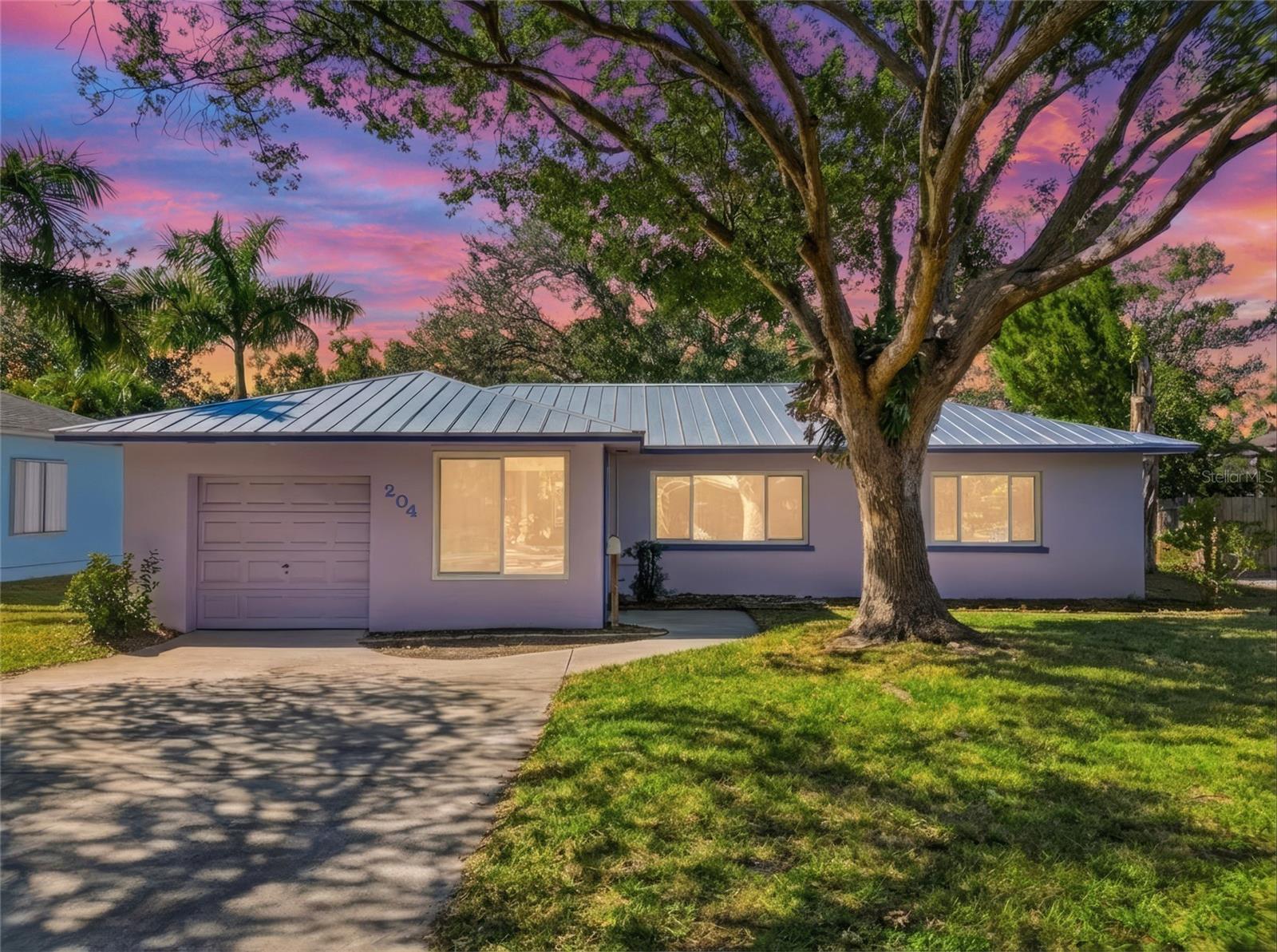204 22nd St W, Bradenton, FL 34205